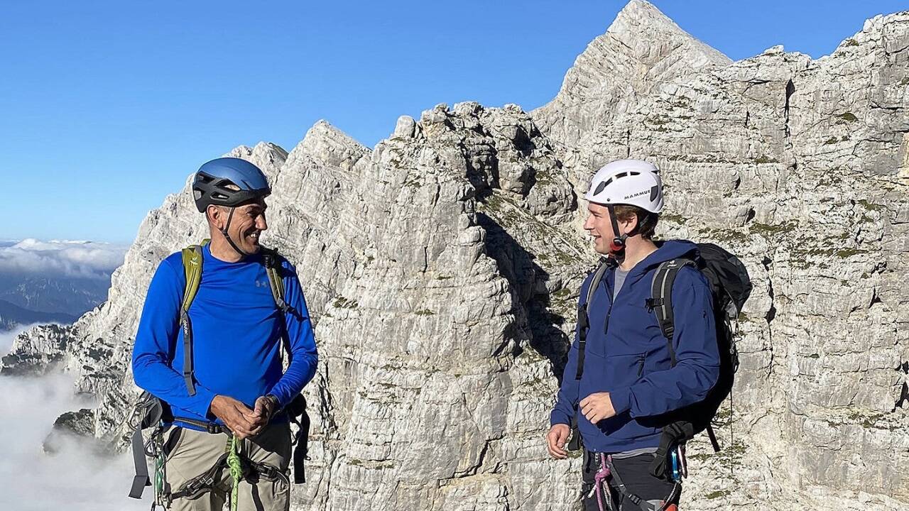 Der damalige Bundeskanzler Sebastian Kurz (rechts) mit seinem Amtskollegen Janez Jansa in der slowenischen Bergwelt. Der damalige Bundeskanzler Sebastian Kurz (rechts) mit seinem Amtskollegen Janez Jansa in der slowenischen Bergwelt.