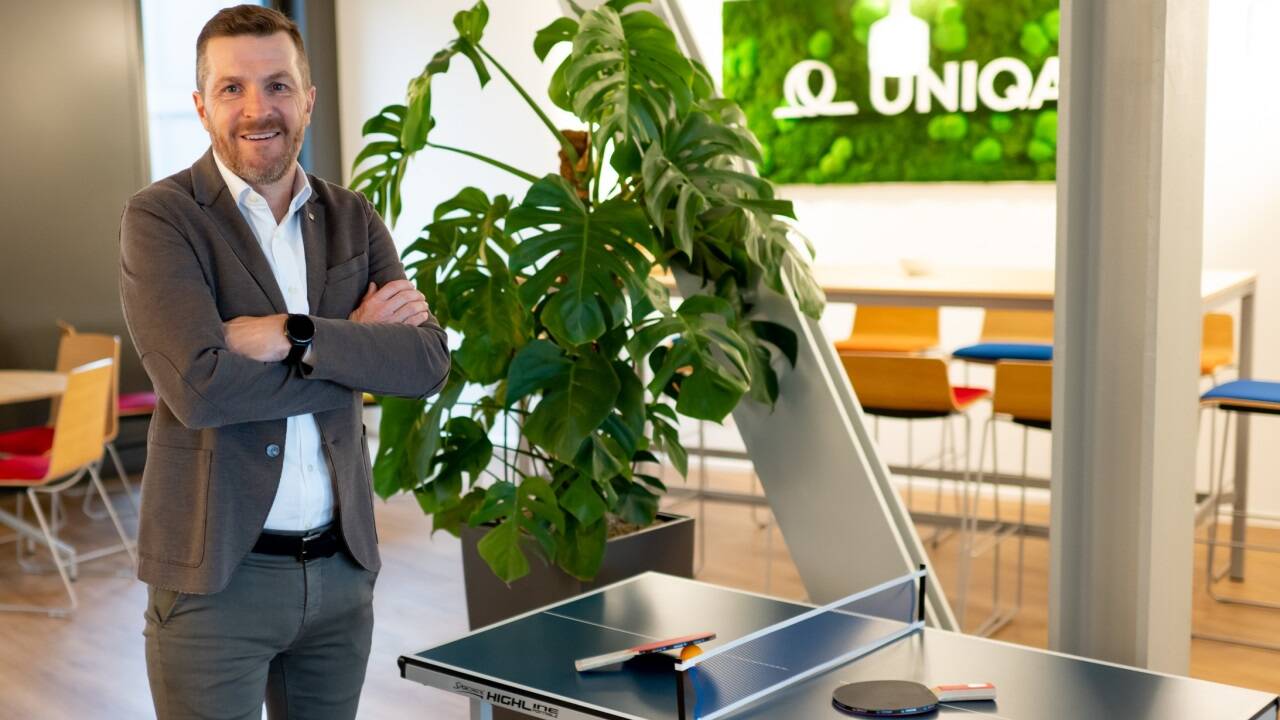 Landesdirektor Josef Pöchtrager in der neuen Uniqa-Zentrale in der Helix an der Westautobahn. 