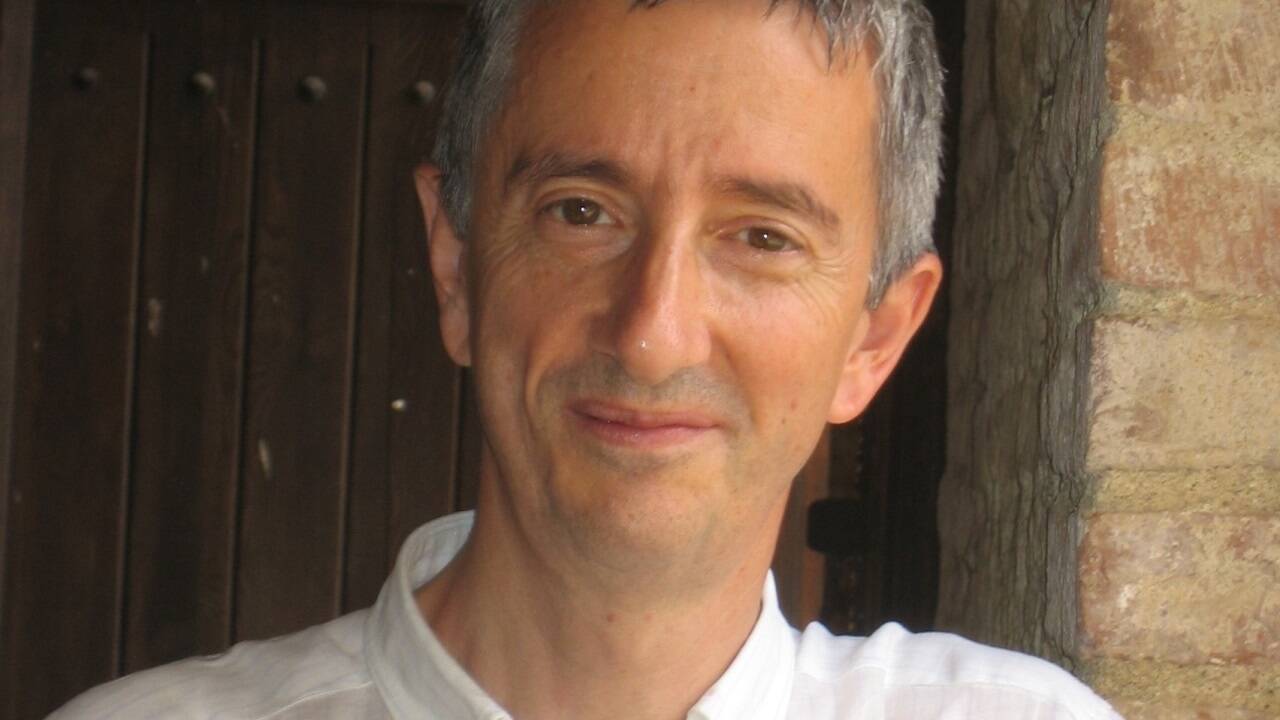 Der international renommierte Stadtplaner Vittorio Lampugniani. Sein Credo ist: Nur wer Städte wohlüberlegt verdichtet, schafft Orte, in denen Menschen gerne leben. Gerade in Salzburg klingt dies für viele provokant.  