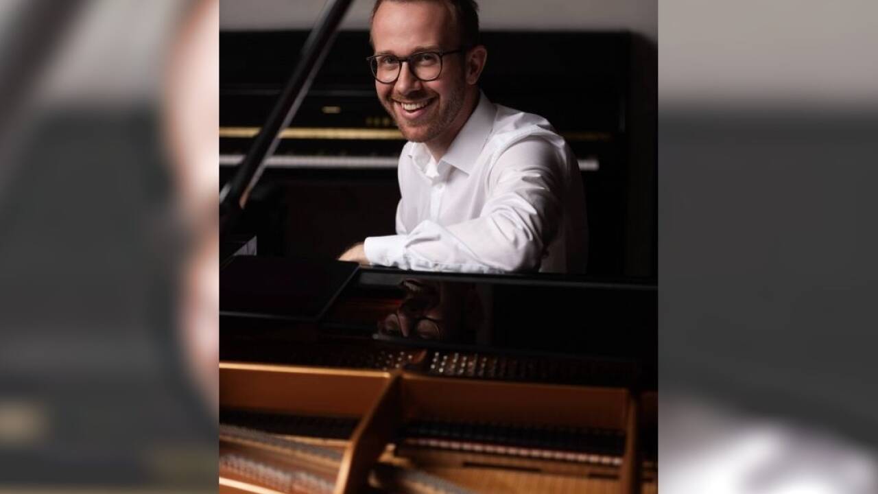 Pianist Matej Dzido 