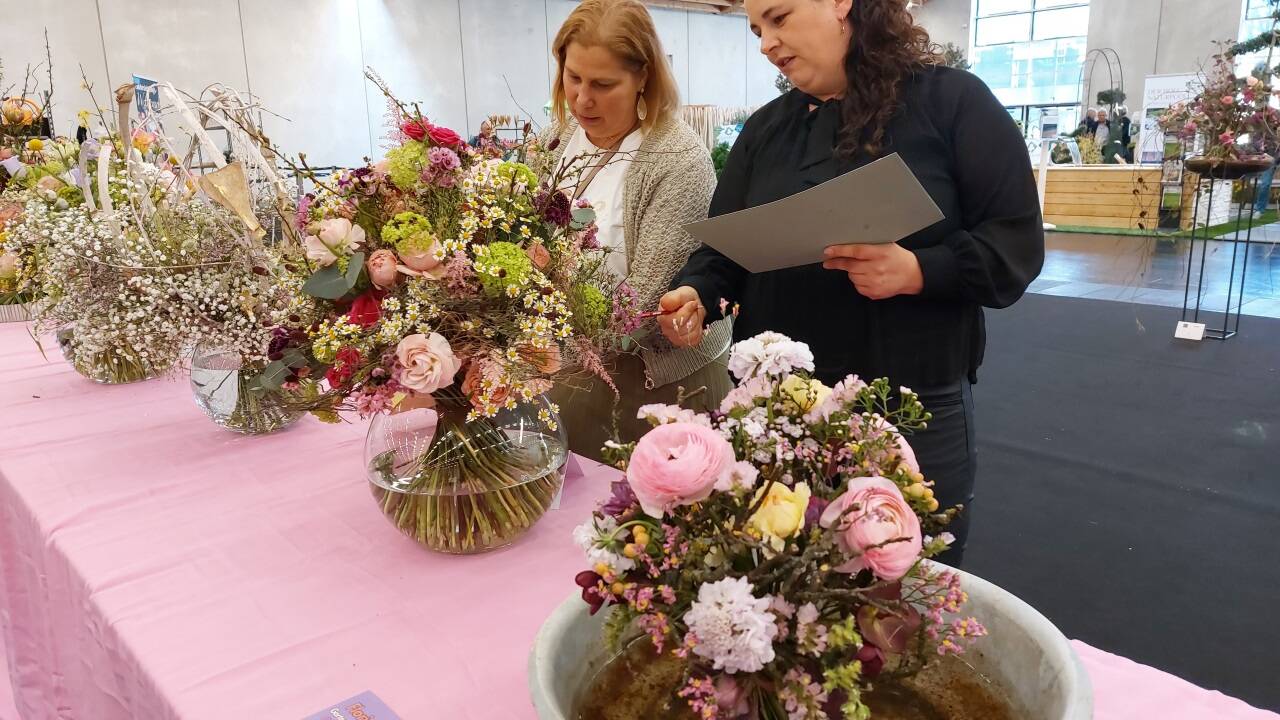 Einige der Kreationen für den Blumenstraußwettbewerb.  