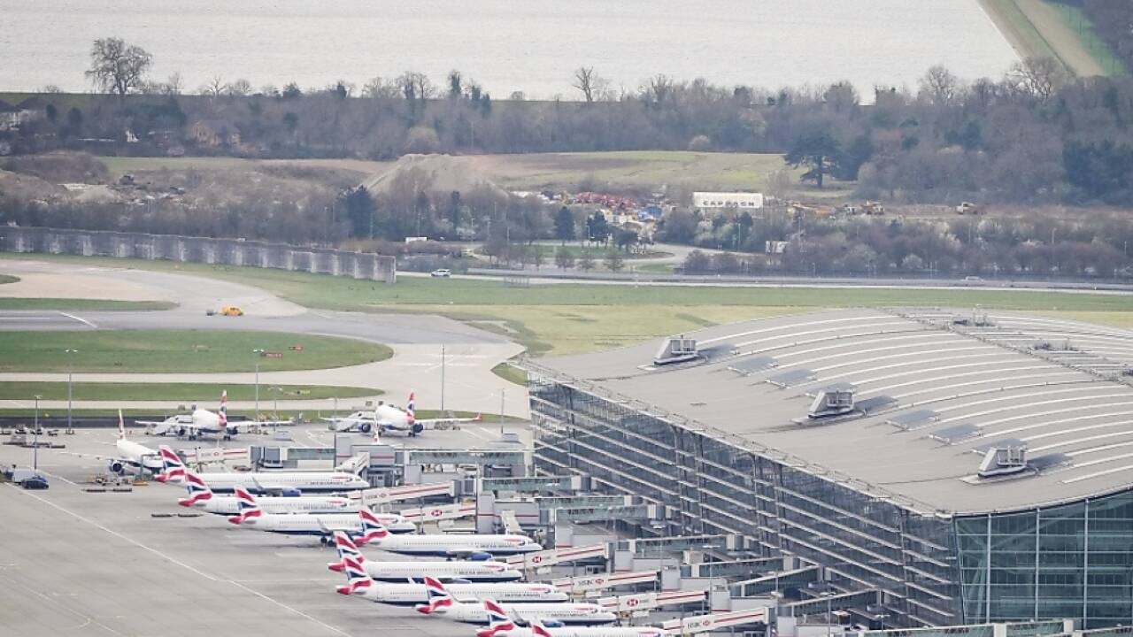 Betrieb am Flughafen Heathrow wieder angelaufen 