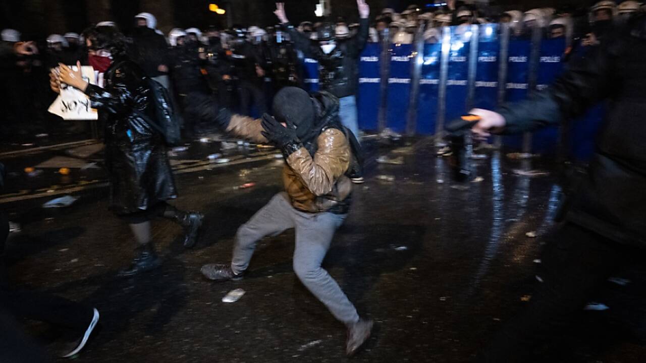 Demonstration in Istanbul: Polizei setzte Tränengas ein 