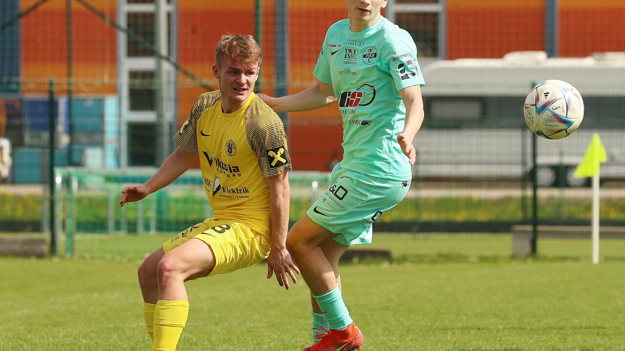 Siezenheims Topspieler Philipp Sturm (links) verletzte sich in der Salzburger Liga. 
