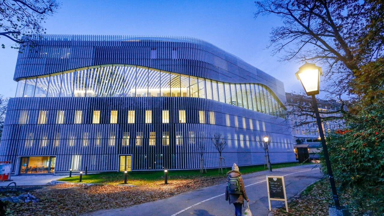 Das Paracelsusbad wurde nach jahrzehntelanger Diskussion der Stadtpolitik gebaut und im Oktober 2019 eröffnet.  