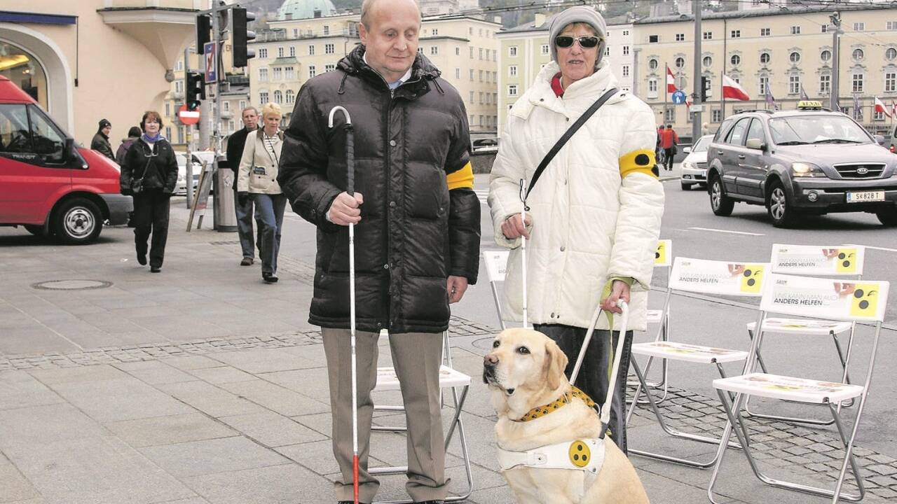 Sie treten für die Zukunftsvision „Die ideale Stadt“ ein. Im Bild v. l.: Josef Schinwald, Obmann Sbg. Blindenverband und Margaret Heger, Stv. Obfrau Sbg. Blindenverband.   