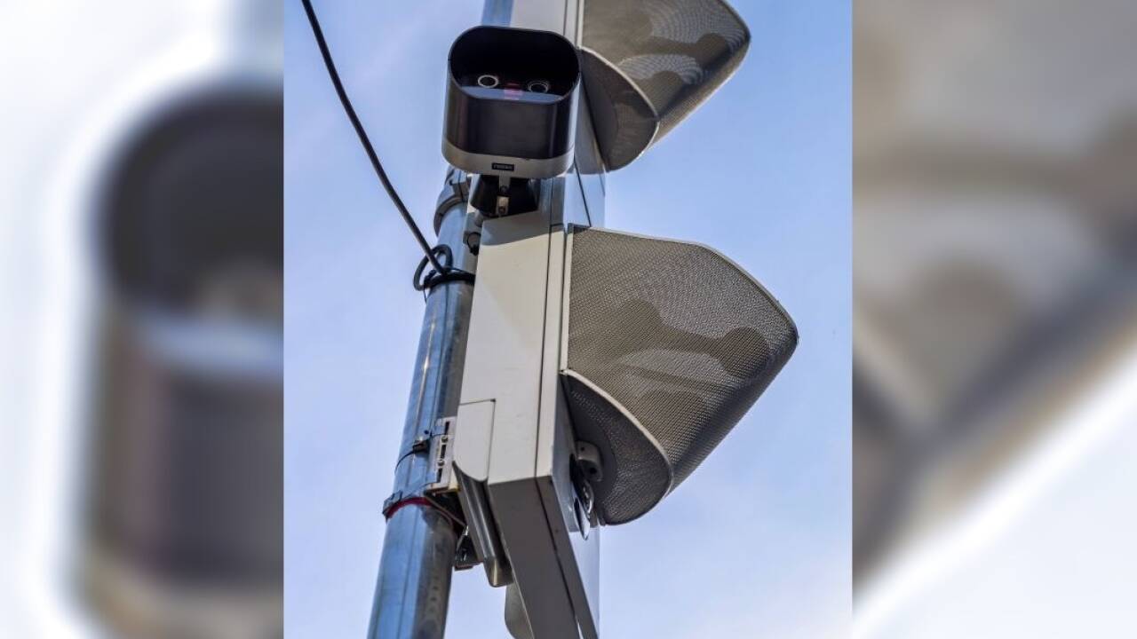 Beispiel für einen Lärmblitzer, installiert im Mai 2023 in Berlin. 