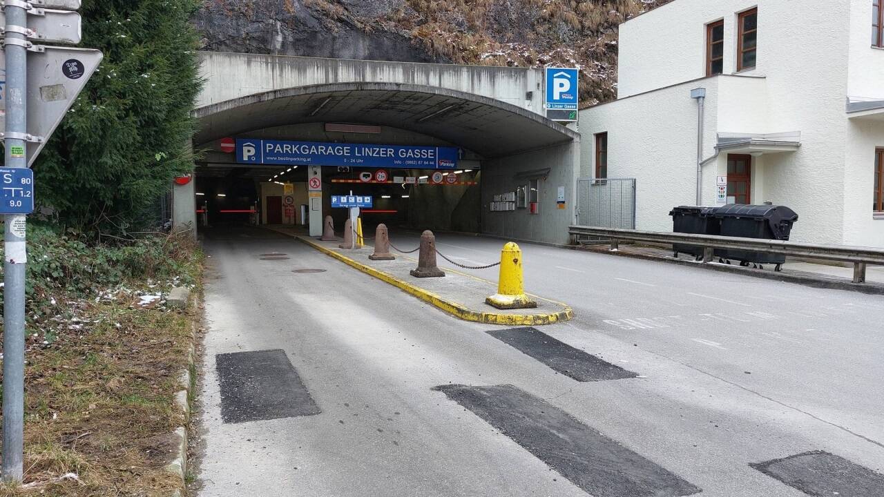 Der Einfahrt für den Privattunnel soll über die Parkgarage Linzer Gasse in Salzburg erfolgen.   Der Einfahrt für den Privattunnel soll über die Parkgarage Linzer Gasse in Salzburg erfolgen.