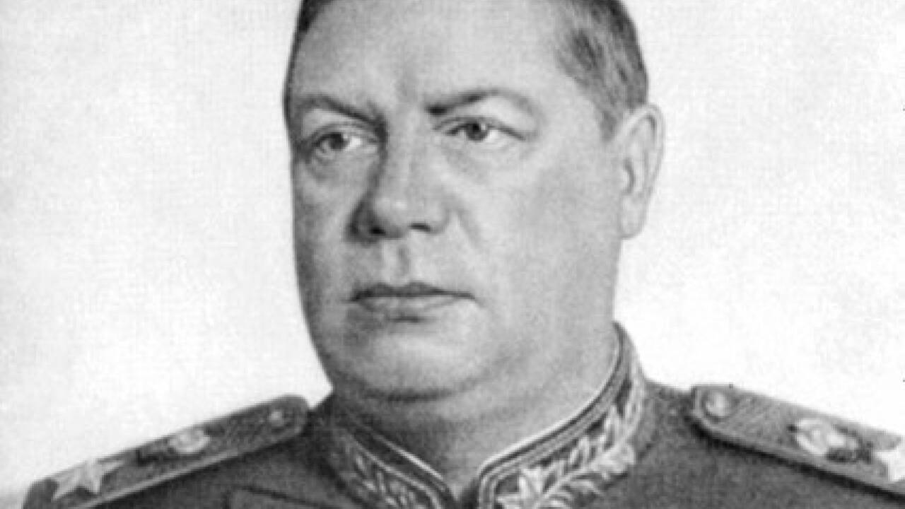 1945: Truppen der Roten Armee überschreiten bei Klostermarienburg (Burgenland) die österreichische Grenze. Marschall Tolbuchin, der Befehlshaber der 3. Ukrainischen Front, erlässt einen Aufruf an die Bevölkerung: „...Die Rote Armee hat den Boden Österreichs betreten, nicht um österreichisches Gebiet zu erobern. Ihr Ziel ist ausschließlich die Zerschlagung der feindlichen deutsch-faschistischen Truppen und die Befreiung Österreichs von deutscher Abhängigkeit... Die friedliche Bevölkerung Österreichs hat nichts zu befürchten.“ 