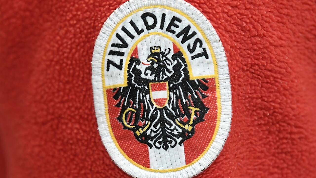 Am 1. April 1975 starteten die ersten Zivildiener Österreichs  Am 1. April 1975 starteten die ersten Zivildiener Österreichs