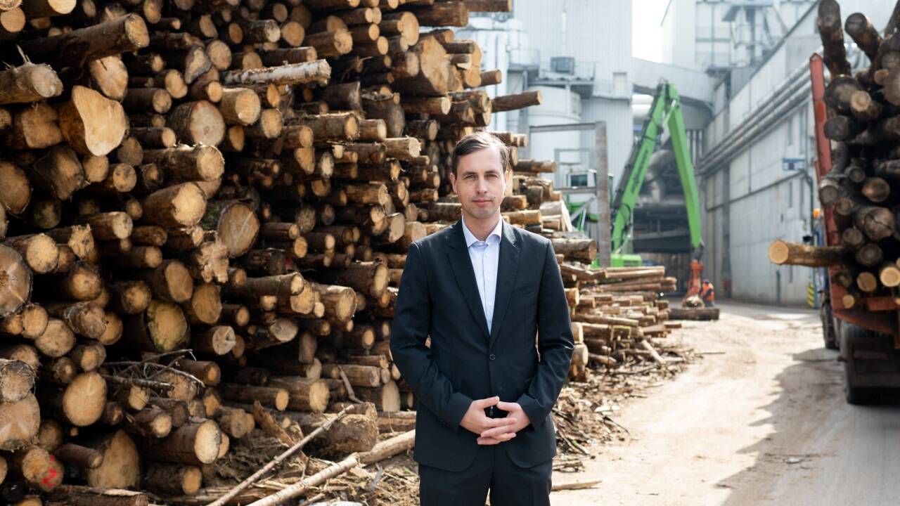 Ein privates Kraftwerk in Siezenheim bei Salzburg soll das Unternehmen Kaindl mit Energie versorgen. Unternehmenssprecher Johannes Leibetseder rechnet mit einer behördlichen Genehmigung im Herbst.  