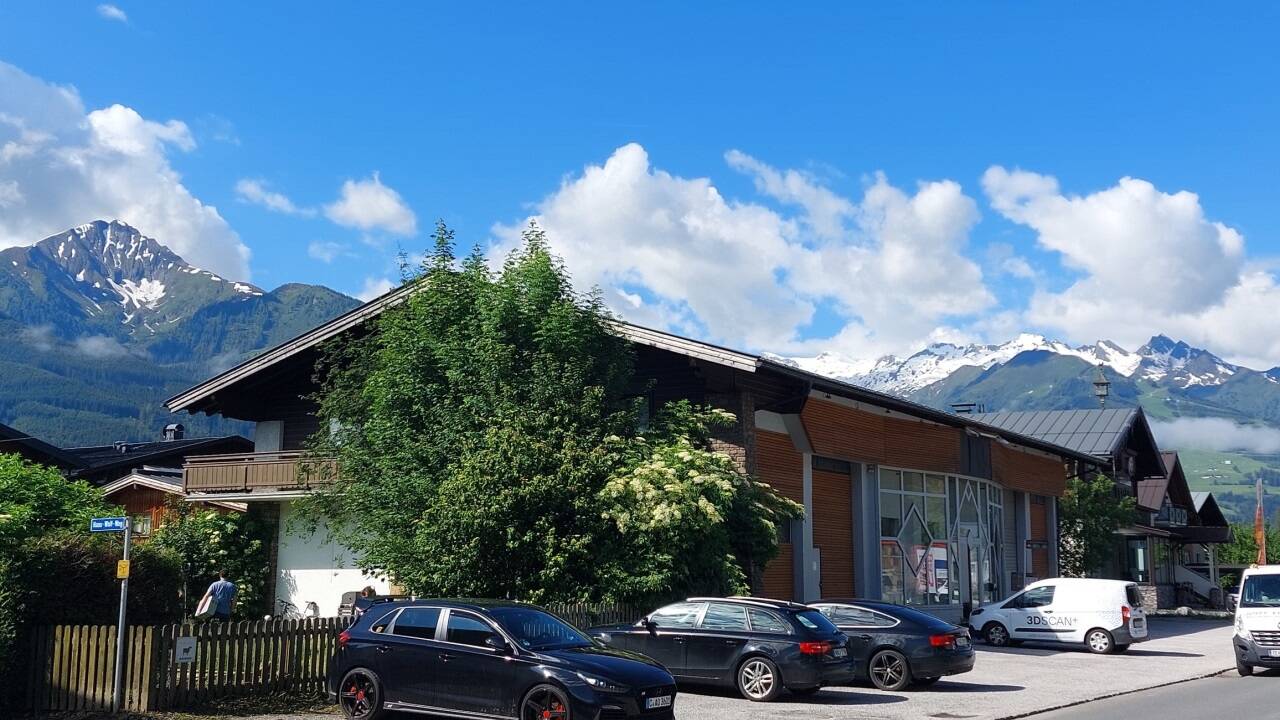 Dieses Gebäude wird derzeit zum Kindergarten umgebaut. 