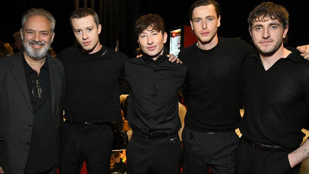 Mendes mit 'seinen' Beatles: Quinn, Keoghan, Dickinson, Mescal. 