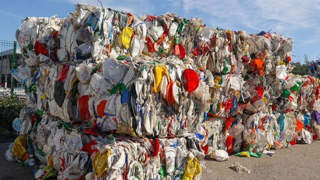 Das geplante Kraftwerk des Unternehmens Kaindl benötigt jährlich 60.000 Tonnen an Ersatzbrennstoffen – dazu zählen auch Gemische von Verpackungsmaterial.  