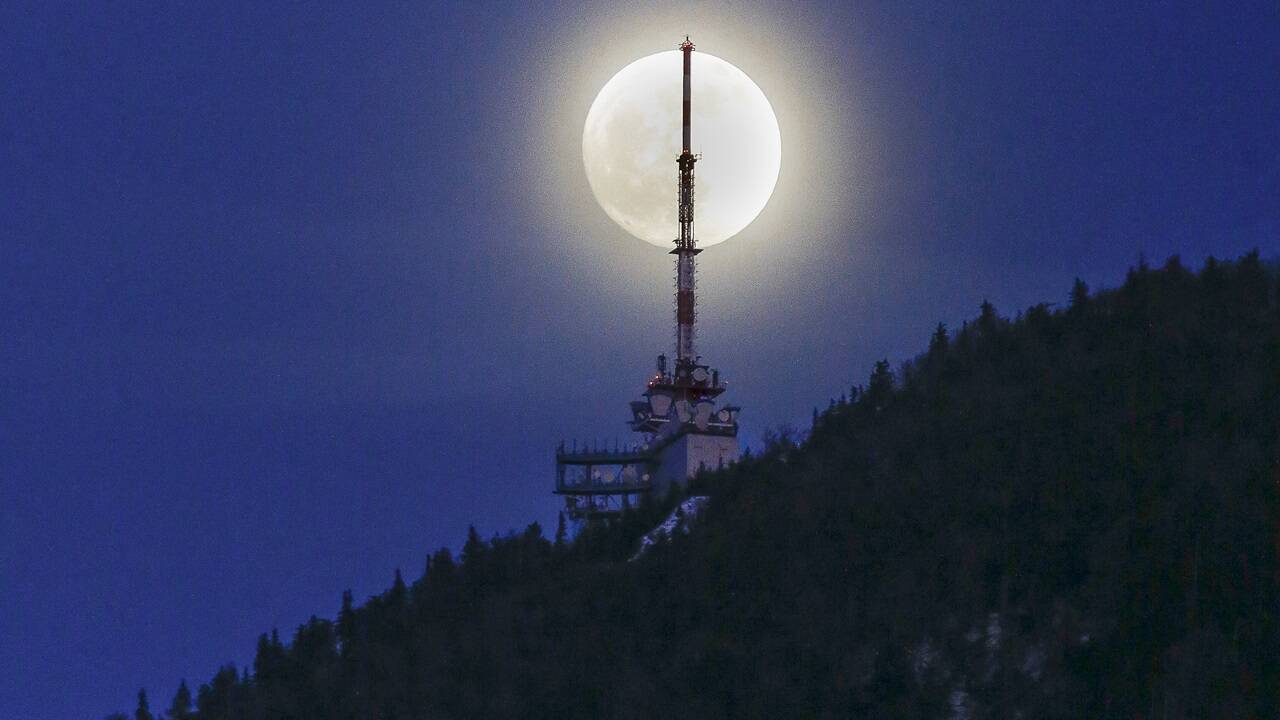Salzburger Hausberg mit Heiligenschein.  