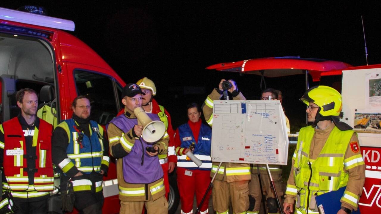 Bilder von der Großübung in Oberndorf. 