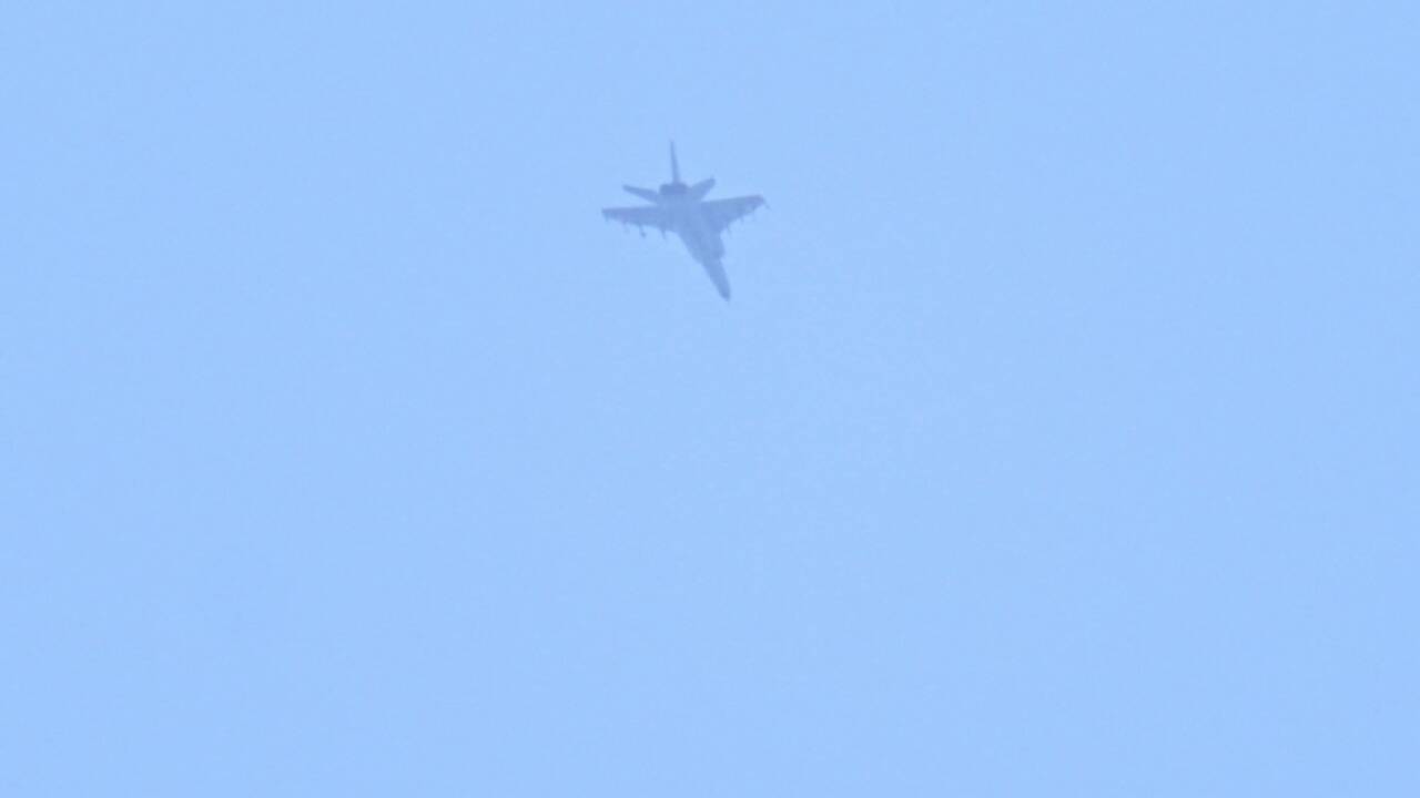 Ein chinesischer Jet im Manövereinsatz Ein chinesischer Jet im Manövereinsatz