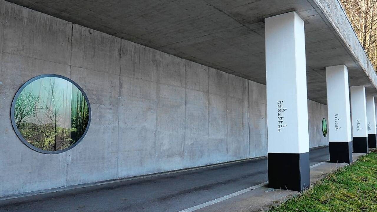 Ein- und Ausblicke beim Land-Art-Projekt Mondseeland beim Kienbergwandtunnel. 