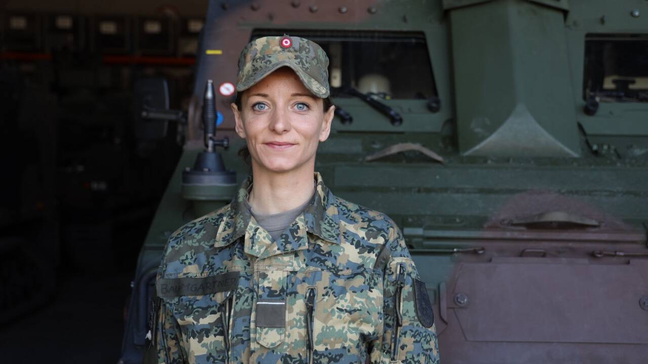 Rekrutin Anna Baumgartner ist von der Action beim Bundesheer begeistert. 