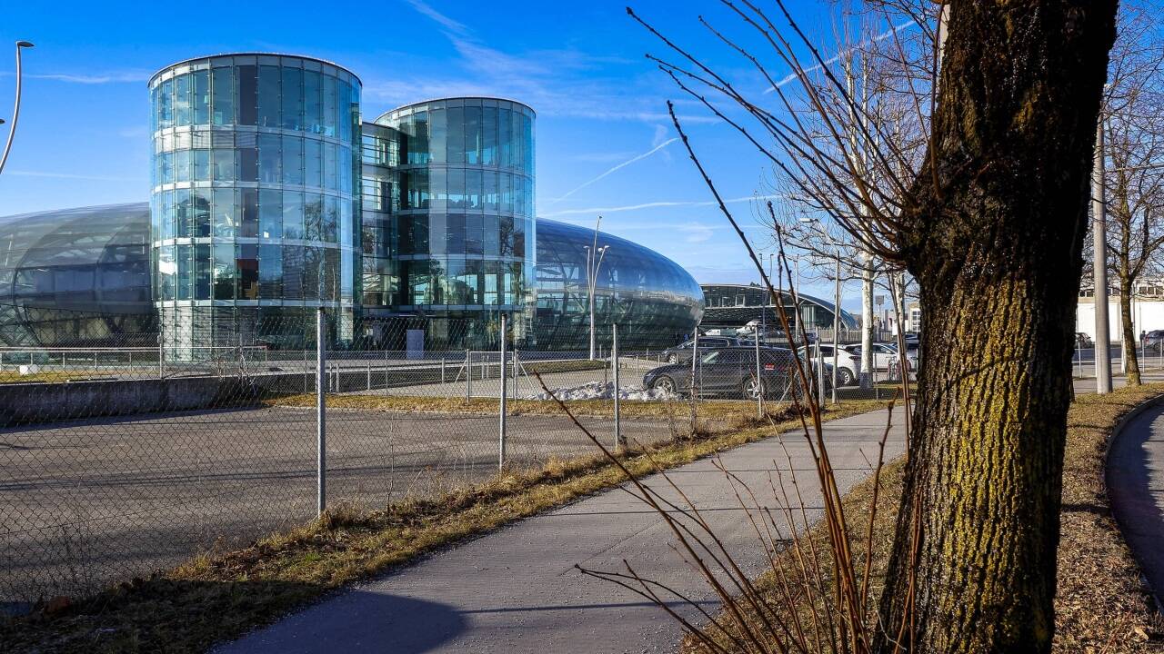 Nahe dem Hangar-7 von Red Bull in Salzburg soll das Depot Salzburg entstehen. Nahe dem Hangar-7 von Red Bull in Salzburg soll das Depot Salzburg entstehen.