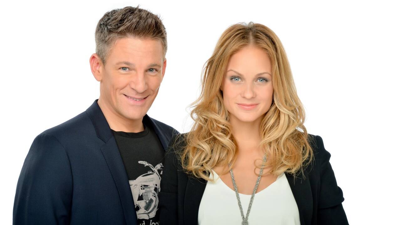 . . . Andi Knoll und Mirjam Weichselbraun moderieren „Echt jetzt!?“. 