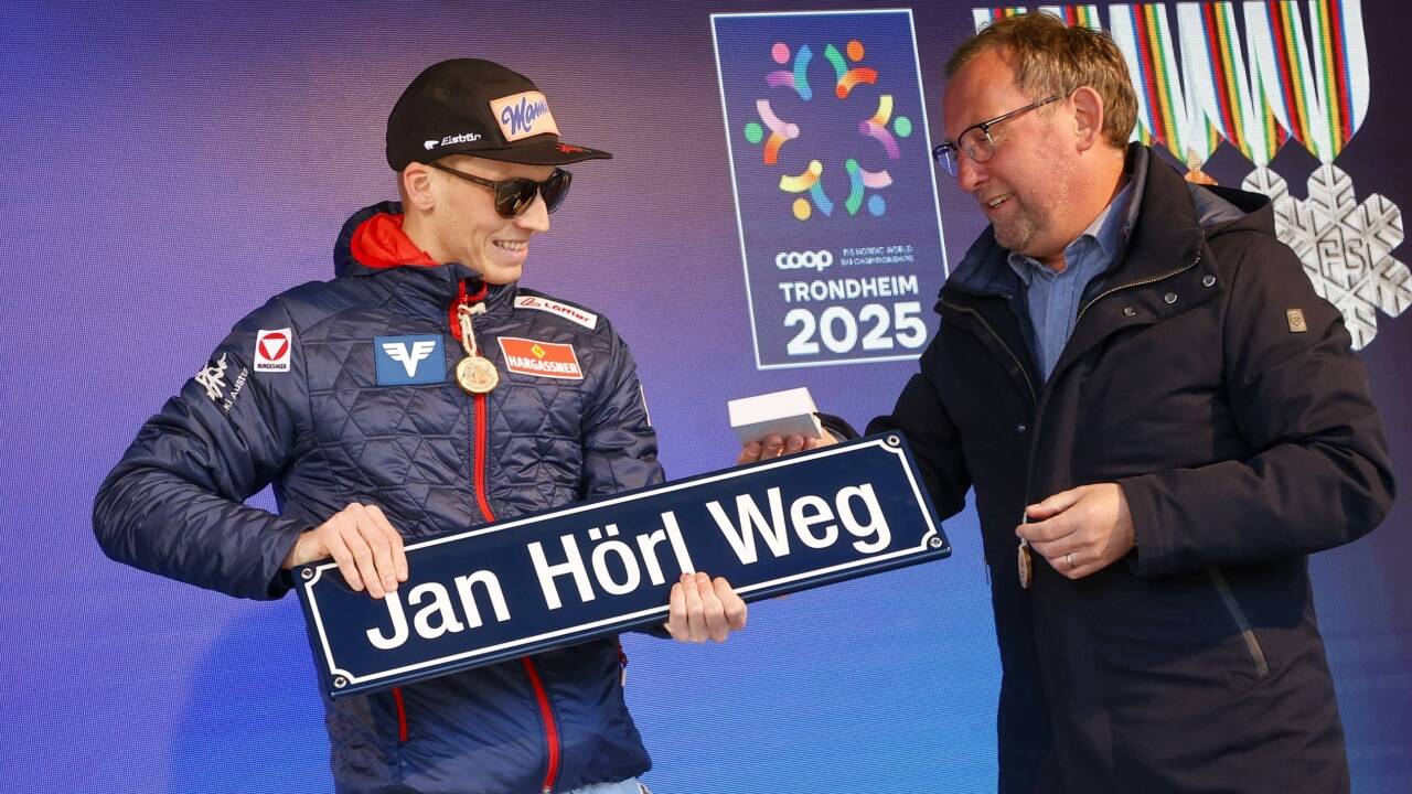 Die Zufahrt zur Schanzenanlage wird künftig „Jan Hörl Weg“ heißen. 