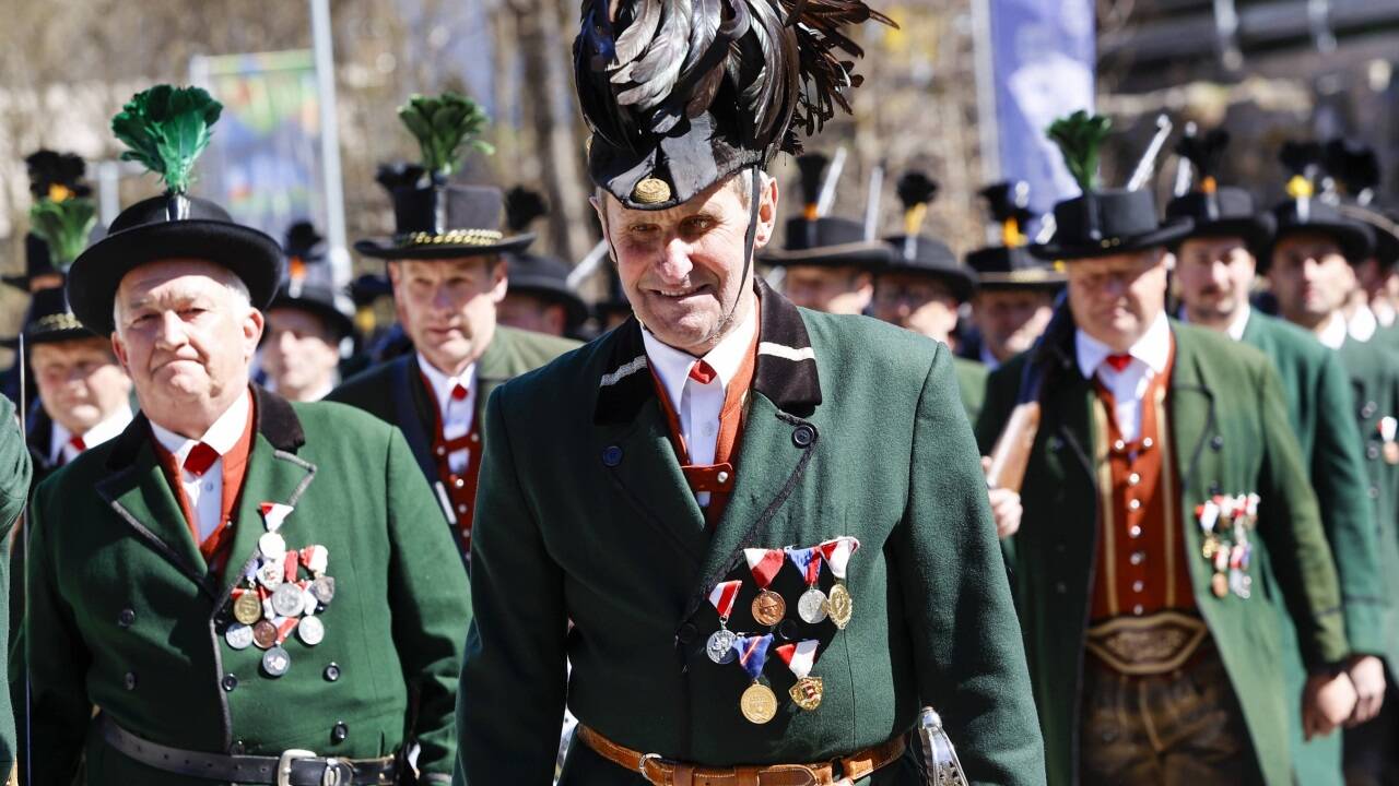 Festakt am Sonntagnachmittag beim Schanzengelände in Bischofshofen.  
