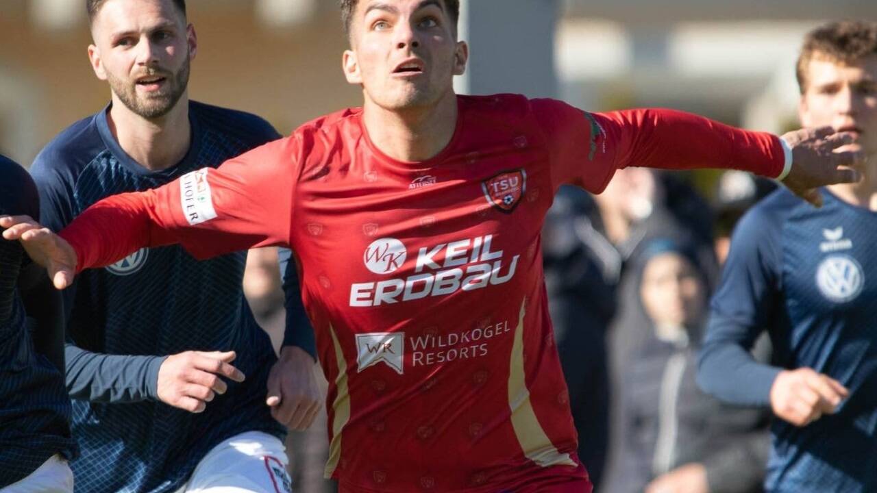 Taner Yildirim (Mitte) und die Bramberger sind im Frühjahr der Salzburger Liga noch ohne Punkteverlust. 