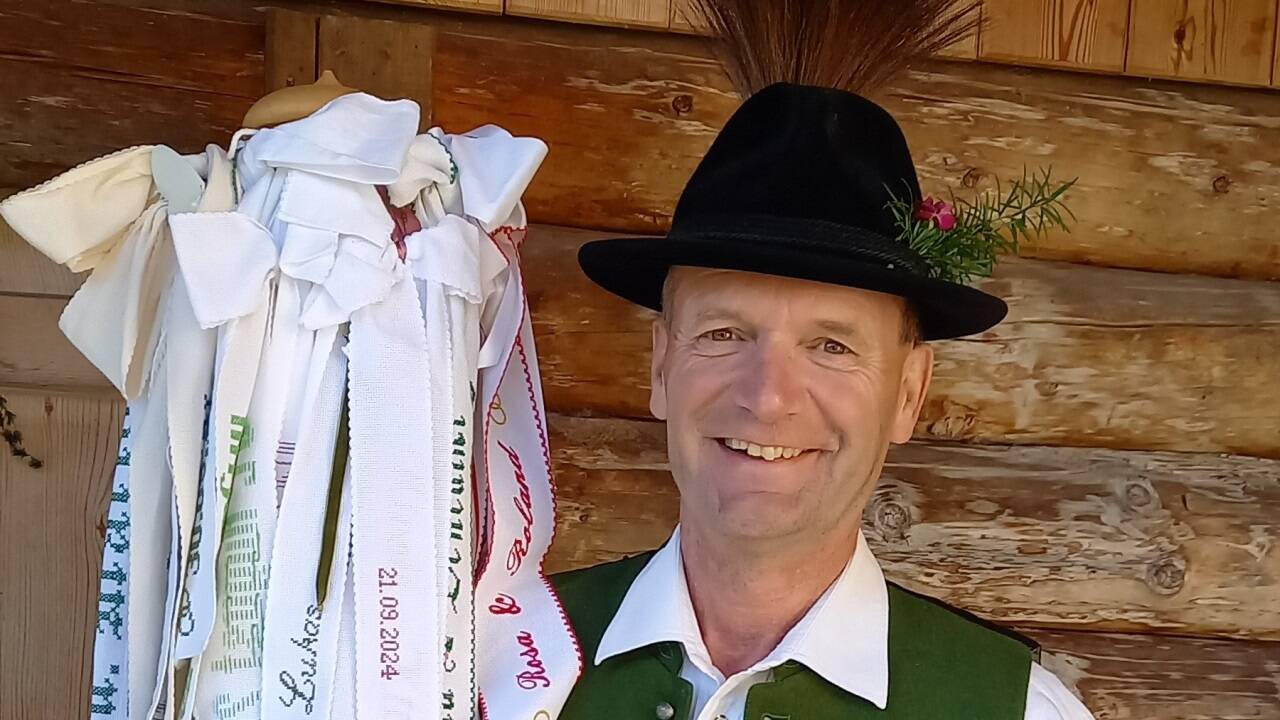 Sepp Steinberger aus Bischofshofen ist neuer Obmann der Hochzeitslader im Innergebirg. Bei über 300 Trauungen war er bereits dabei. Sepp Steinberger aus Bischofshofen ist neuer Obmann der Hochzeitslader im Innergebirg. Bei über 300 Trauungen war er bereits dabei.