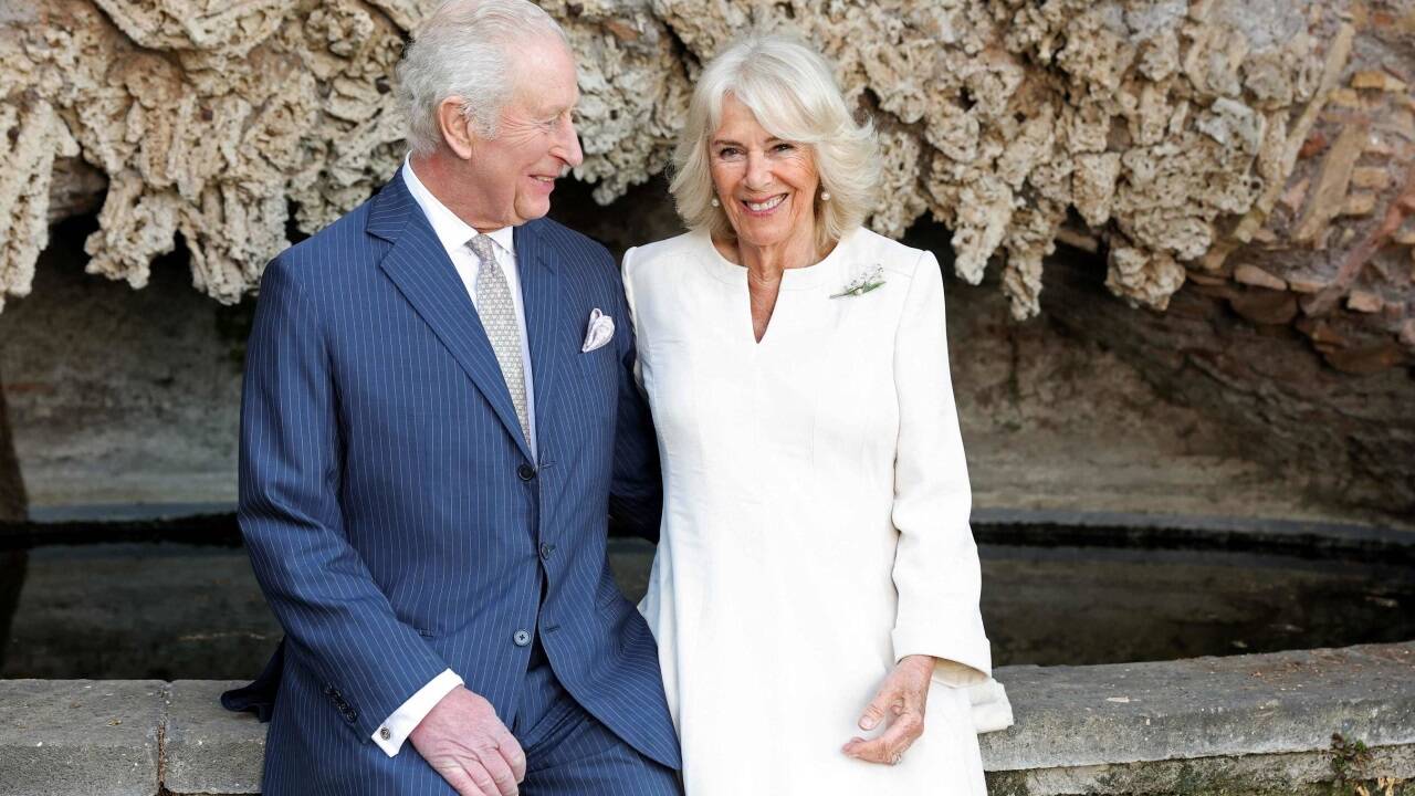 Teilen den gleichen Humor: König Charles der III. und seine Frau Camilla.  