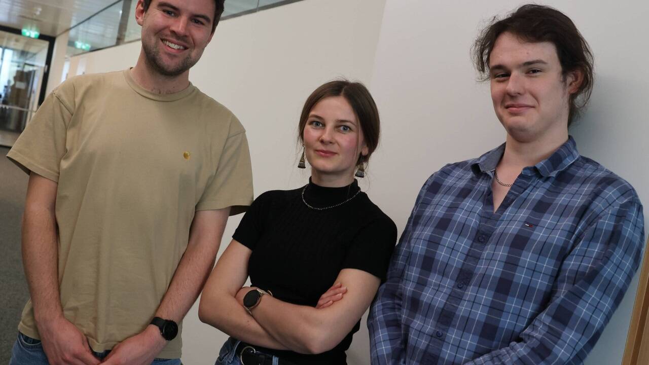 Finlay, Zoriana und Gergö wollen den Salzburger Dialekt lernen.  