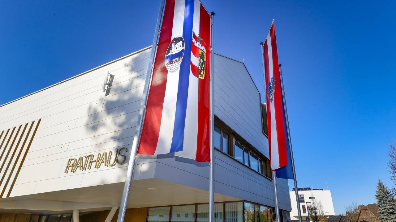 Die Stadtgemeinde Oberndorf wird in den Sommerferien die Turnhalle der Volksschule sanieren müssen. Die Stadtgemeinde Oberndorf wird in den Sommerferien die Turnhalle der Volksschule sanieren müssen.