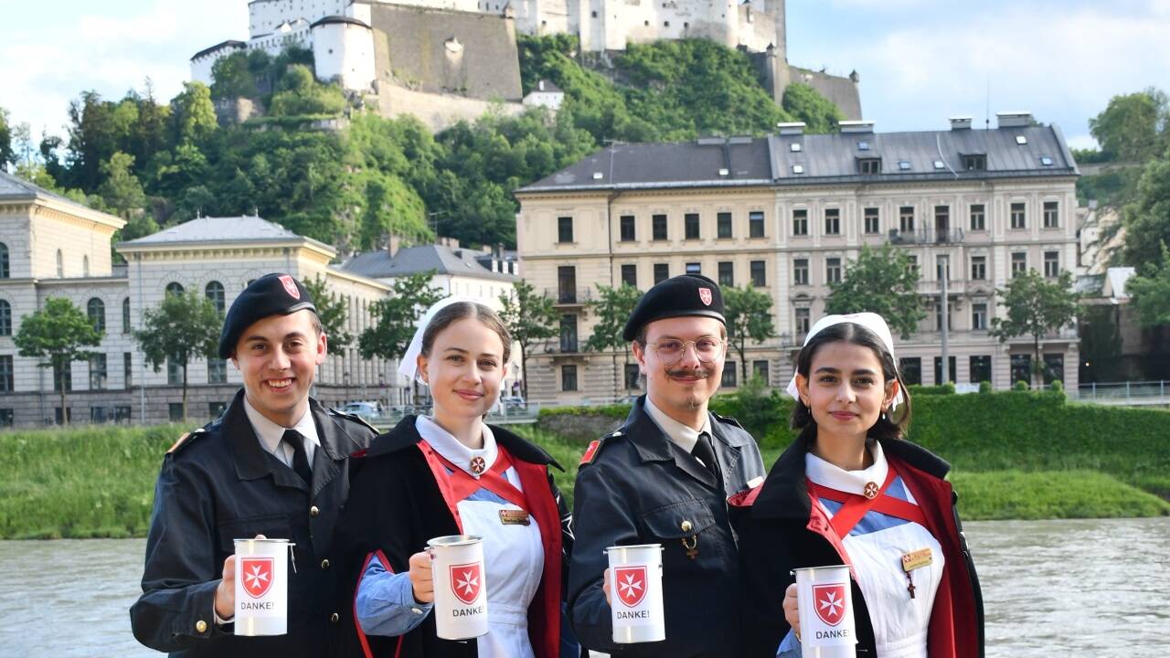Mitarbeiterinnen und Mitarbeiter der Malteser Salzburg starten am Donnerstag ihre Straßensammlung in der Stadt Salzburg. Mitarbeiterinnen und Mitarbeiter der Malteser Salzburg starten am Donnerstag ihre Straßensammlung in der Stadt Salzburg.