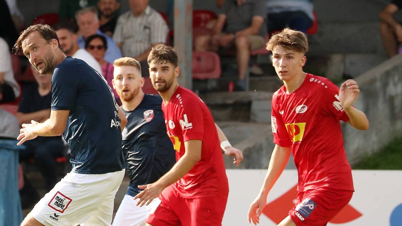 Der ASV Salzburg um David Tadic (rechts) kämpft gegen den Abstieg aus der Salzburger Liga. 