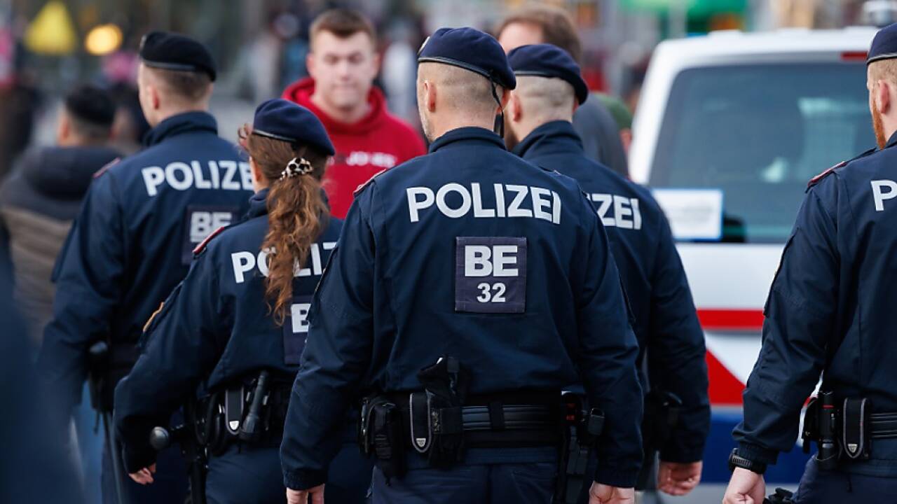 Weiterhin erhöhte Polizeipräsenz wegen zweithöchster Terrorwarnstufe 
