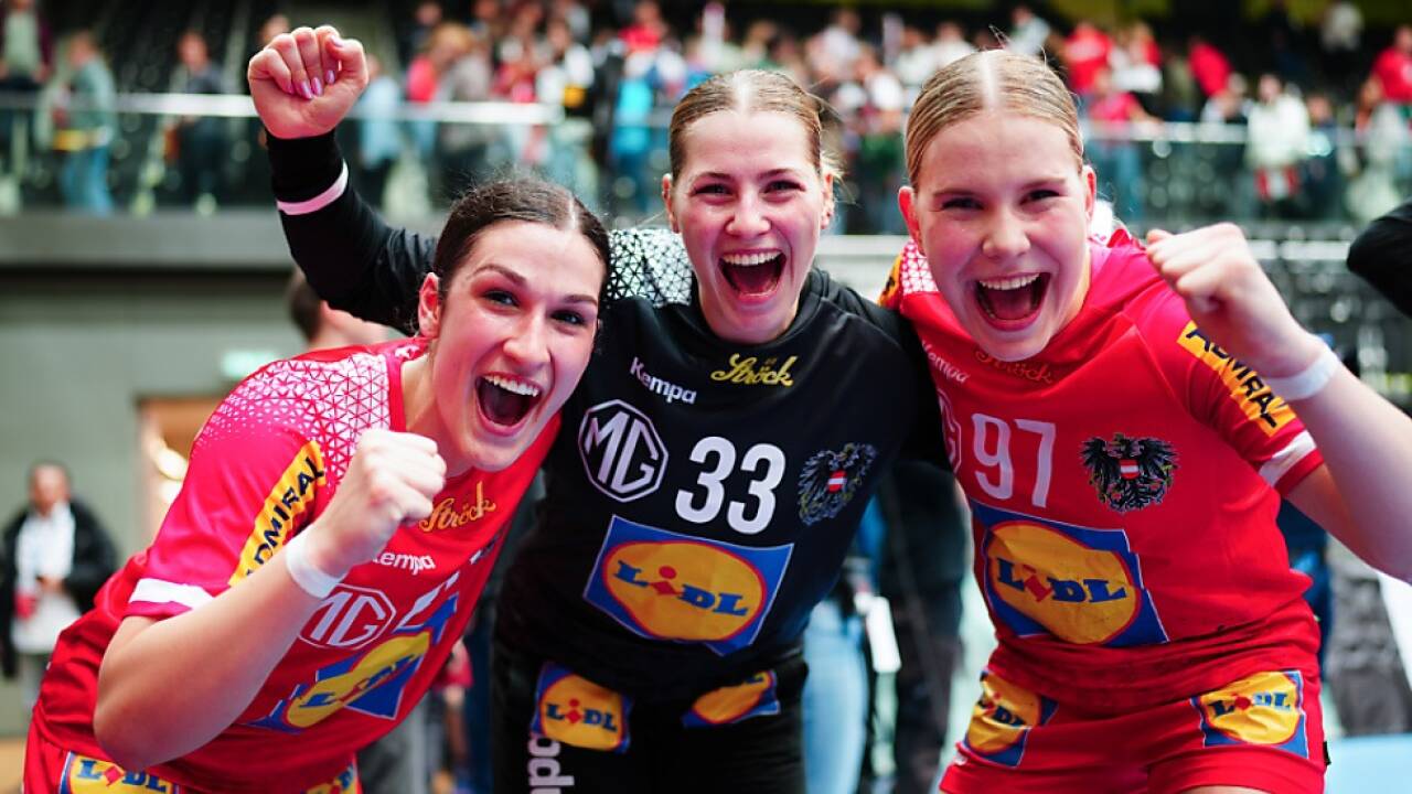 Österreichs Handballer jubeln über die geschaffte WM-Qualifikation 