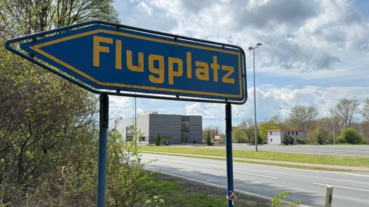 Kleinflugzeug stürzte auf Werksgelände 