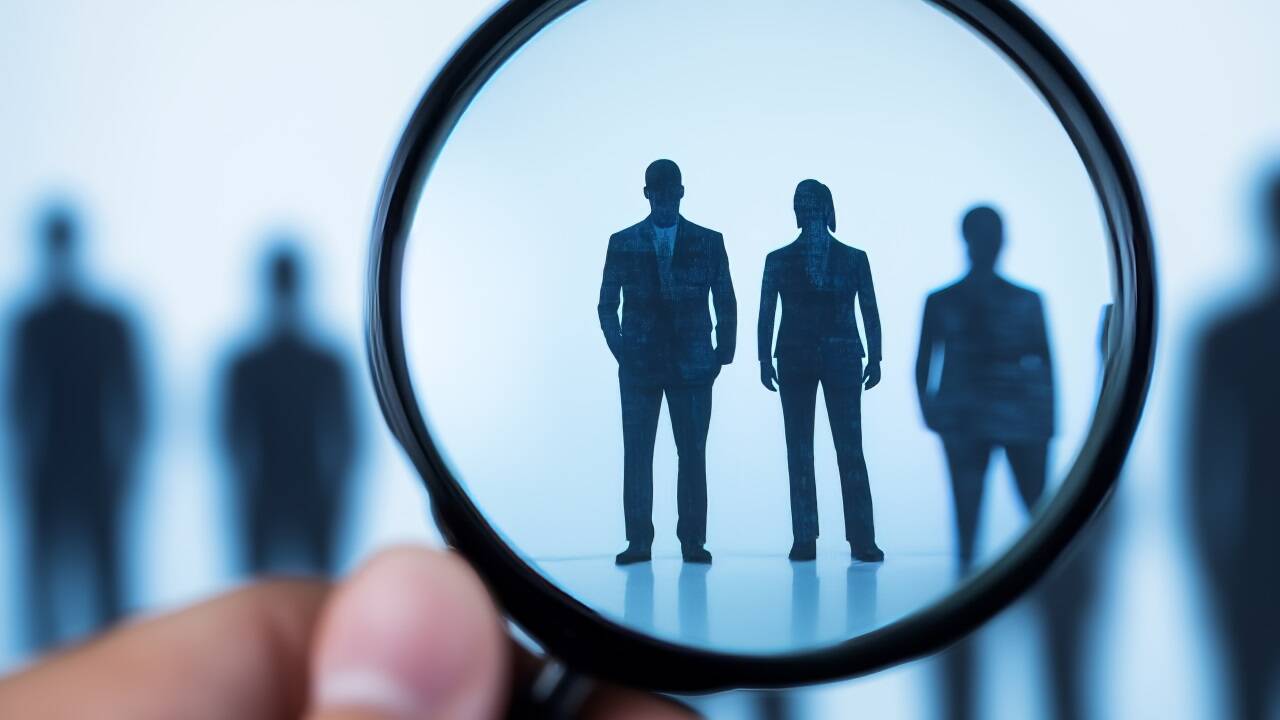 Die Belastung der Arbeitnehmenden hat trotz Digitalisierung und Fachkräftemangel weiter zugenommen. Eine Studie von Deloitte zeigt, dass Mitarbeitende fast die Hälfte ihrer Zeit mit bürokratischen Aufgaben verbringen und wenig Raum für kreative Ideen bleibt. 