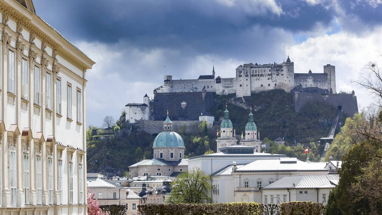 Salzburg, wie wir die Stadt heute kennen, könnte ganz anders aussehen, wenn die US-Armee einen Plan umgesetzt hätte, der in der Schublade lag: Das Ziel war die komplette Zerstörung des historischen Salzburgs.  