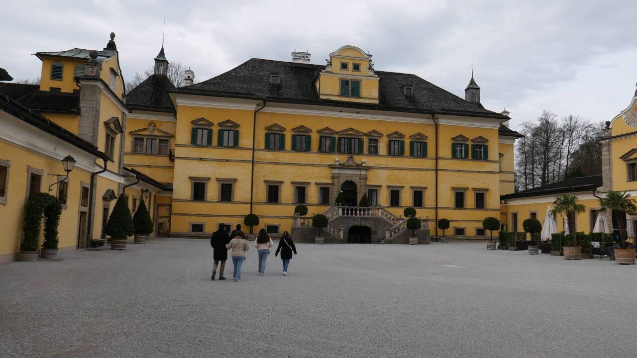 Im Schloss Hellbrunn sollte nach dem US-Plan „Doldrums“ das Reichsaußenministerium genutzt werden. Es sollte daher dem Erdboden gleich gemacht werden.  