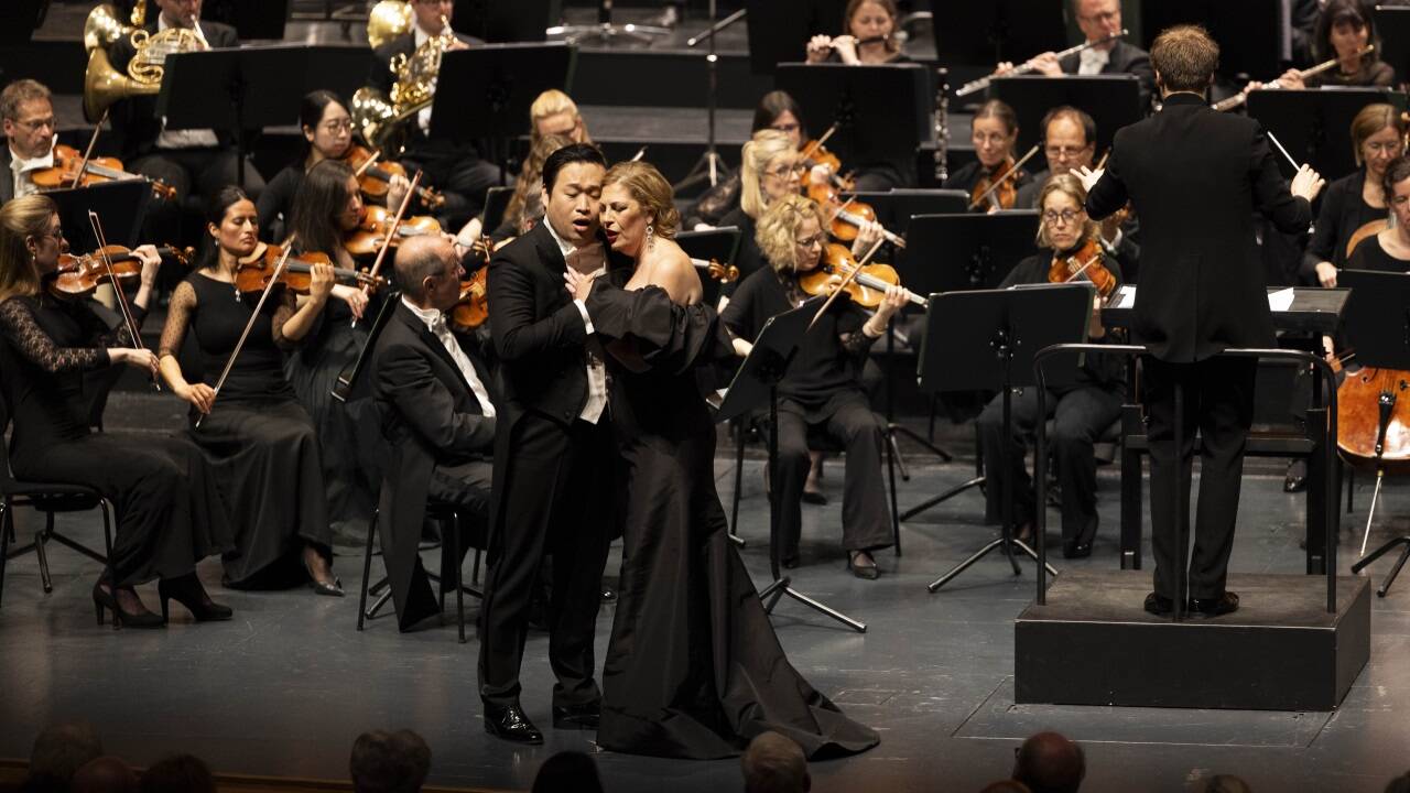 SeokJong Baek und Sondra Radvanovsky im Finale von „Andrea Chénier“. 