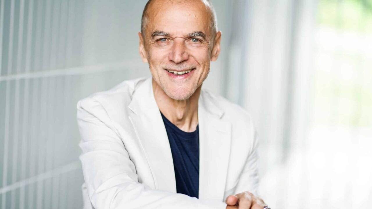 ... Arno Fischbacher, Stimmcoach und Rhetoriktrainer. 