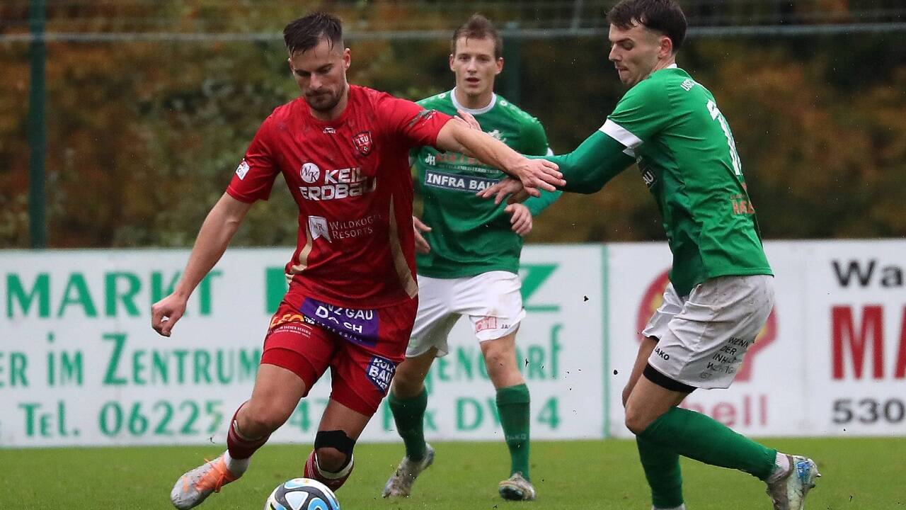 Frederik Bilovsky (links) und Co. besiegten Straßwalchen. 