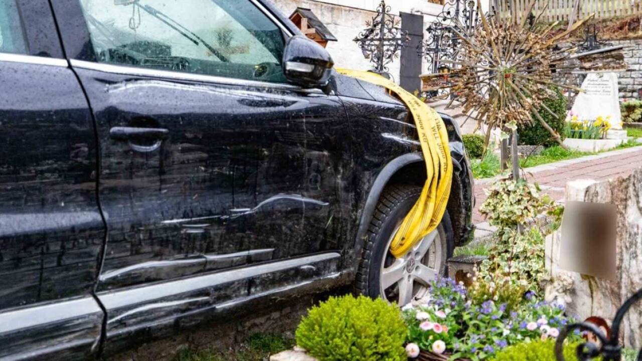 Bilder von der Fahrzeugbergung. 