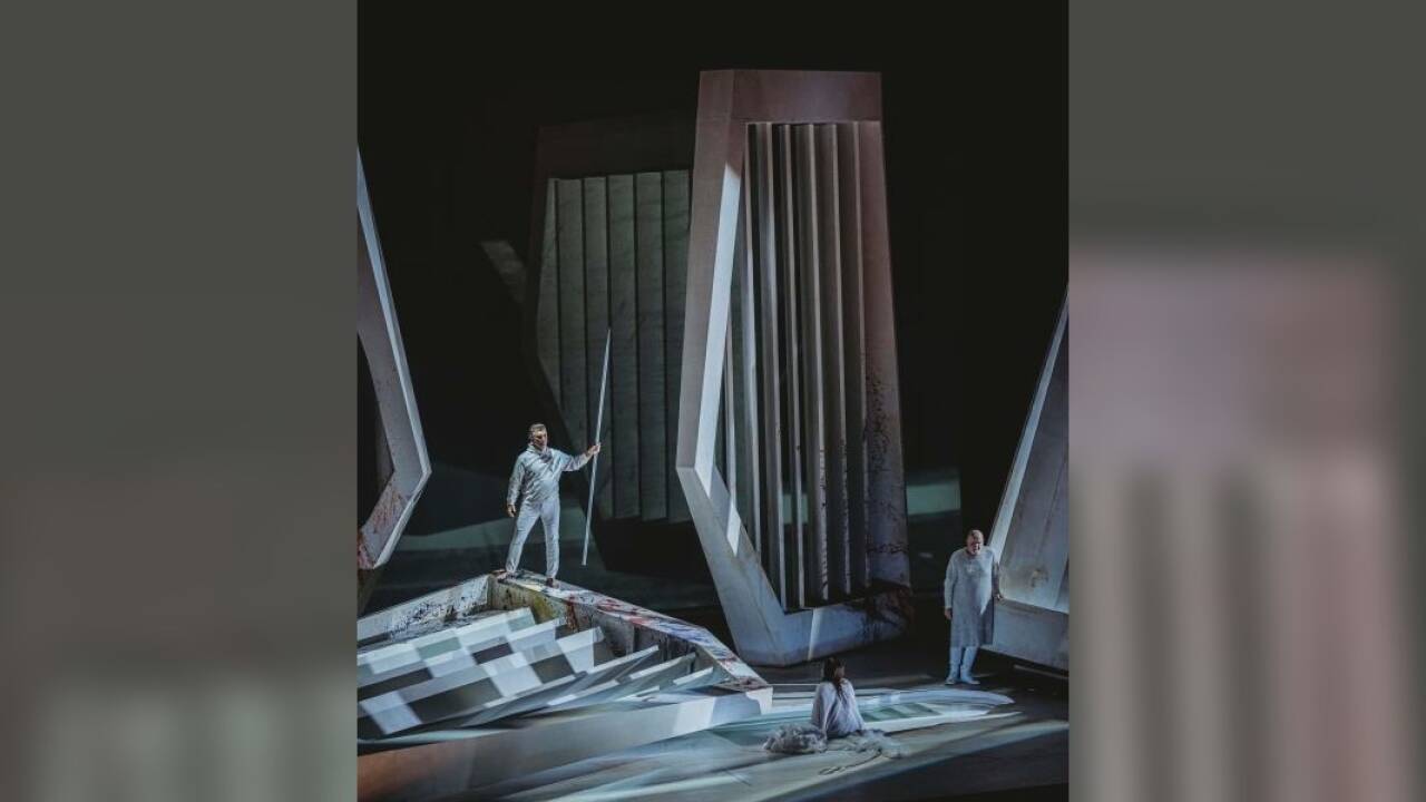 Szene aus „Parsifal“ bei den Tiroler Festspielen Erl.  Szene aus „Parsifal“ bei den Tiroler Festspielen Erl.