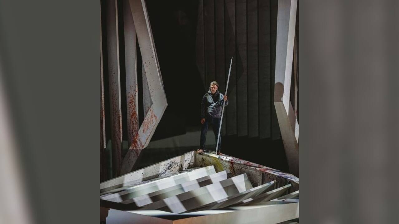 Szene aus „Parsifal“ bei den Tiroler Festspielen Erl.  Szene aus „Parsifal“ bei den Tiroler Festspielen Erl.