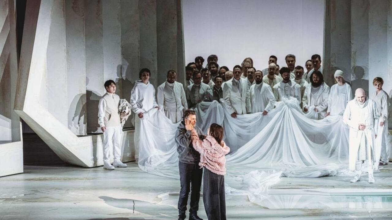 Szene aus „Parsifal“ bei den Tiroler Festspielen Erl.  Szene aus „Parsifal“ bei den Tiroler Festspielen Erl.