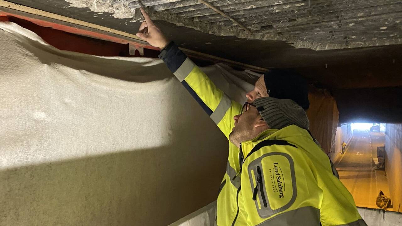 Im Herbst 2023 wurde der Schaden beim Südportal des Schmittentunnels in Zell am See entdeckt. Nun wurde ausgeforscht, was damals schiefging und welche Baufirma damals am Werk war.  
