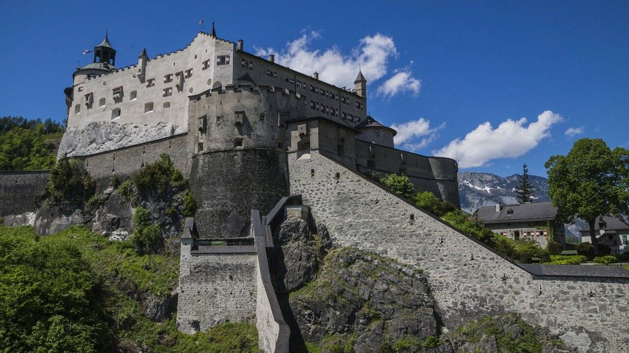 Zombies tummeln sich auf der Burg Hohenwerfen