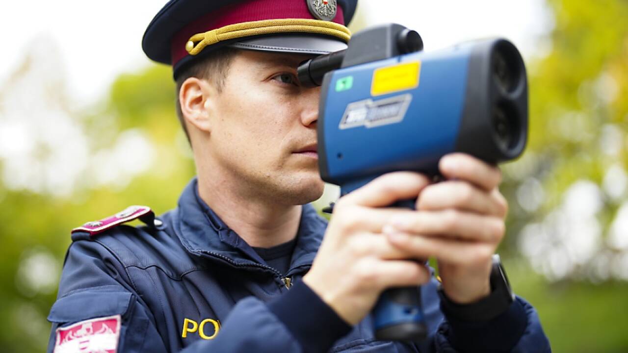 Die Tiroler Polizei zog zwei Raser aus dem Verkehr. 